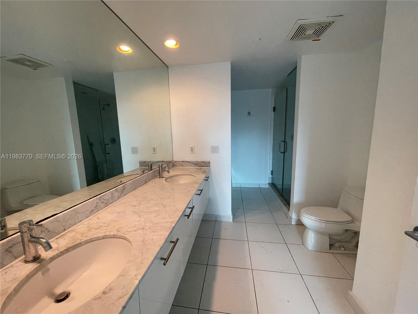 55 SE 6th St #2003, Miami FL 33131