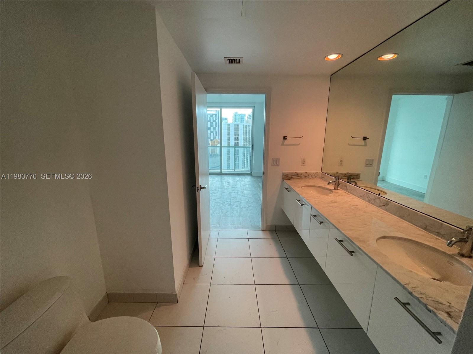 55 SE 6th St #2003, Miami FL 33131