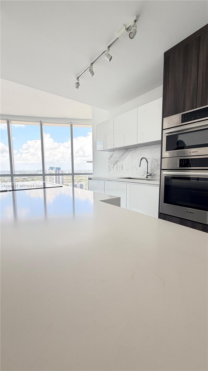 851 NE 1st Ave #2504, Miami FL 33132