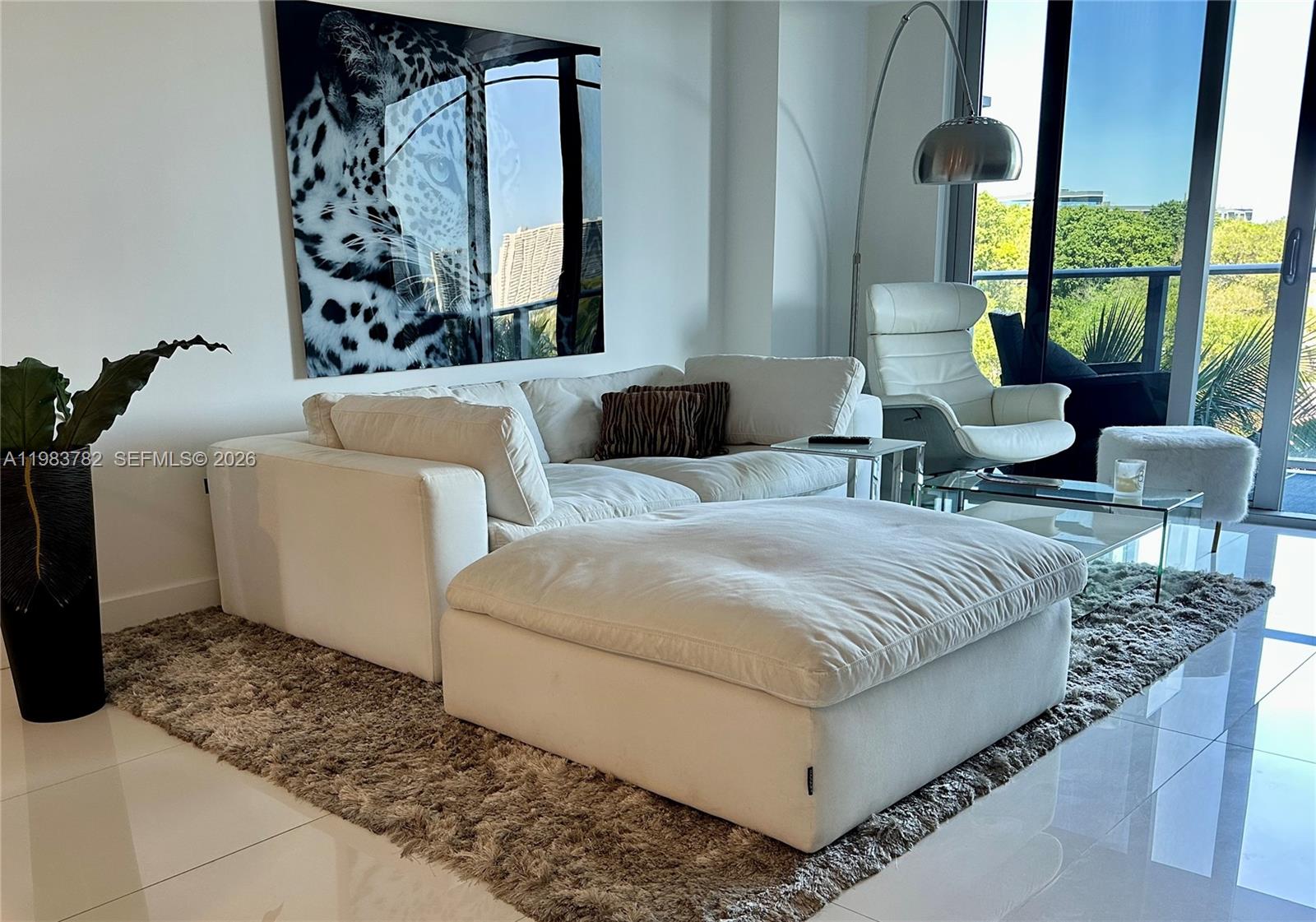 16385 BISCAYNE BLVD #303, Sunny Isles Beach FL 33160