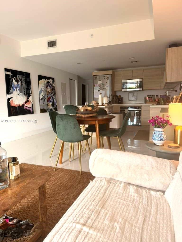 16385 BISCAYNE BLVD #303, Sunny Isles Beach FL 33160