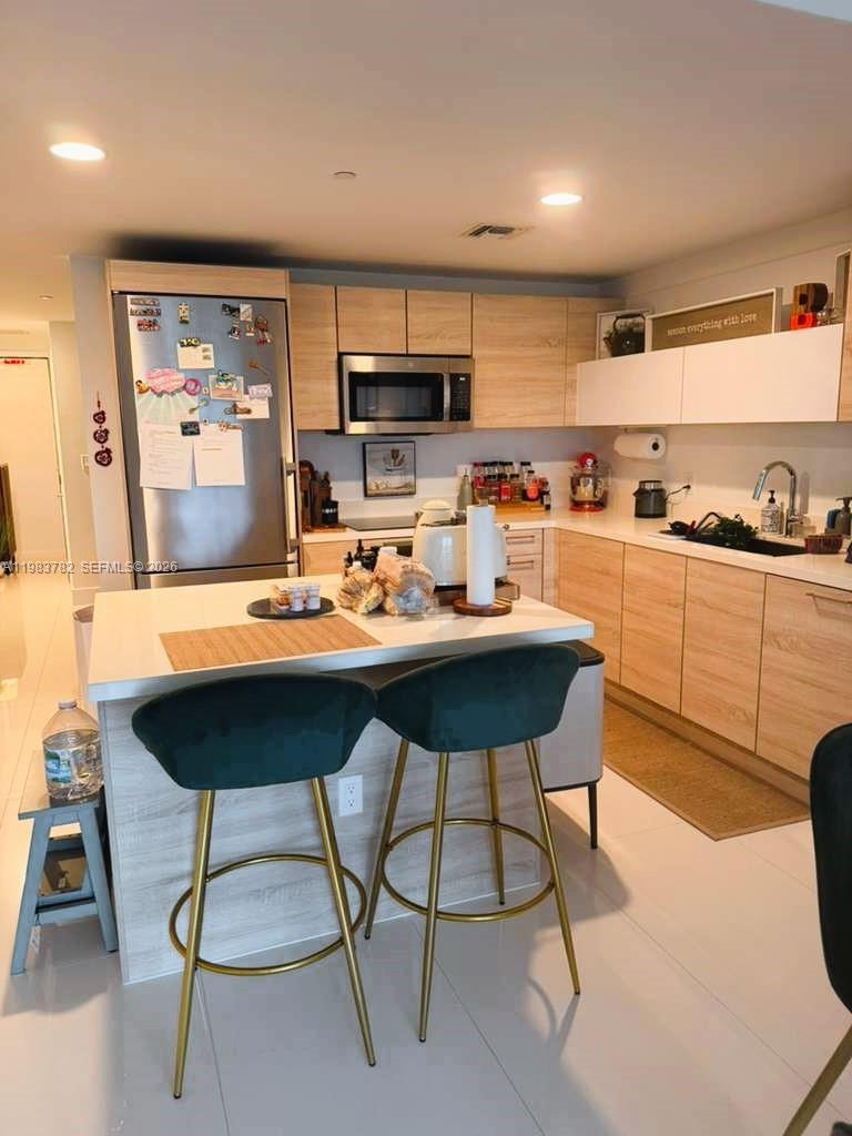 16385 BISCAYNE BLVD #303, Sunny Isles Beach FL 33160