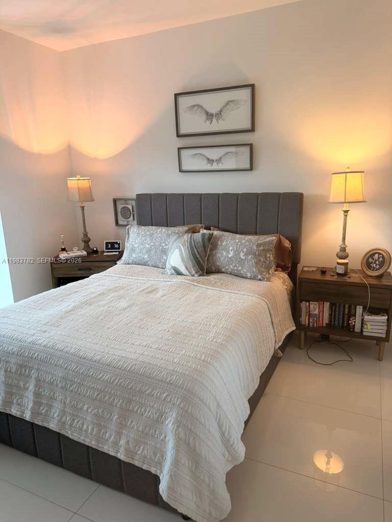 16385 BISCAYNE BLVD #303, Sunny Isles Beach FL 33160