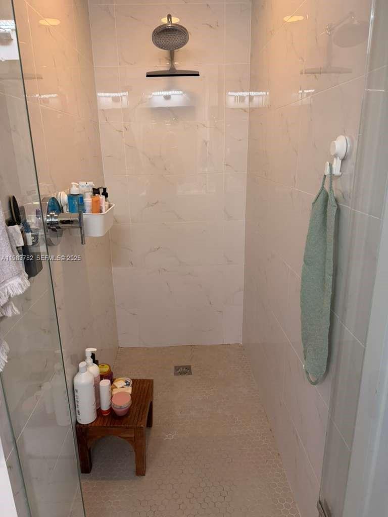 16385 BISCAYNE BLVD #303, Sunny Isles Beach FL 33160