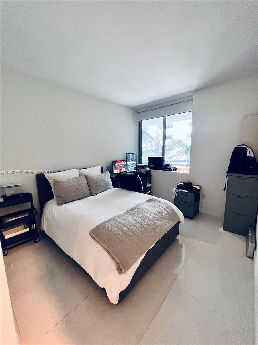 16385 BISCAYNE BLVD #303, Sunny Isles Beach FL 33160