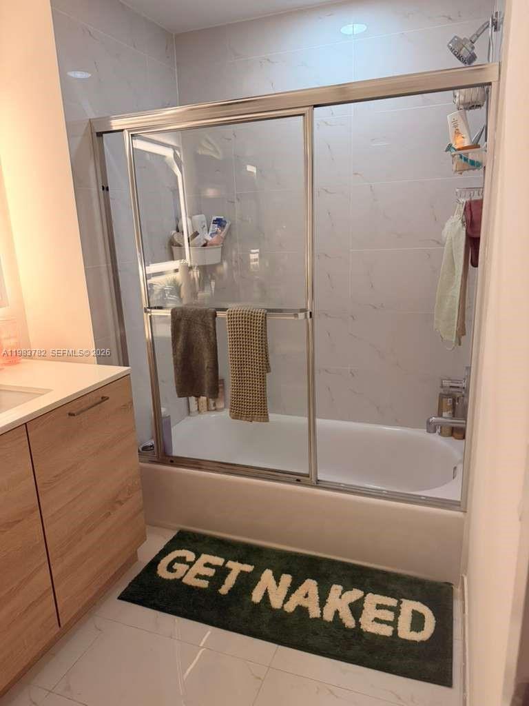 16385 BISCAYNE BLVD #303, Sunny Isles Beach FL 33160