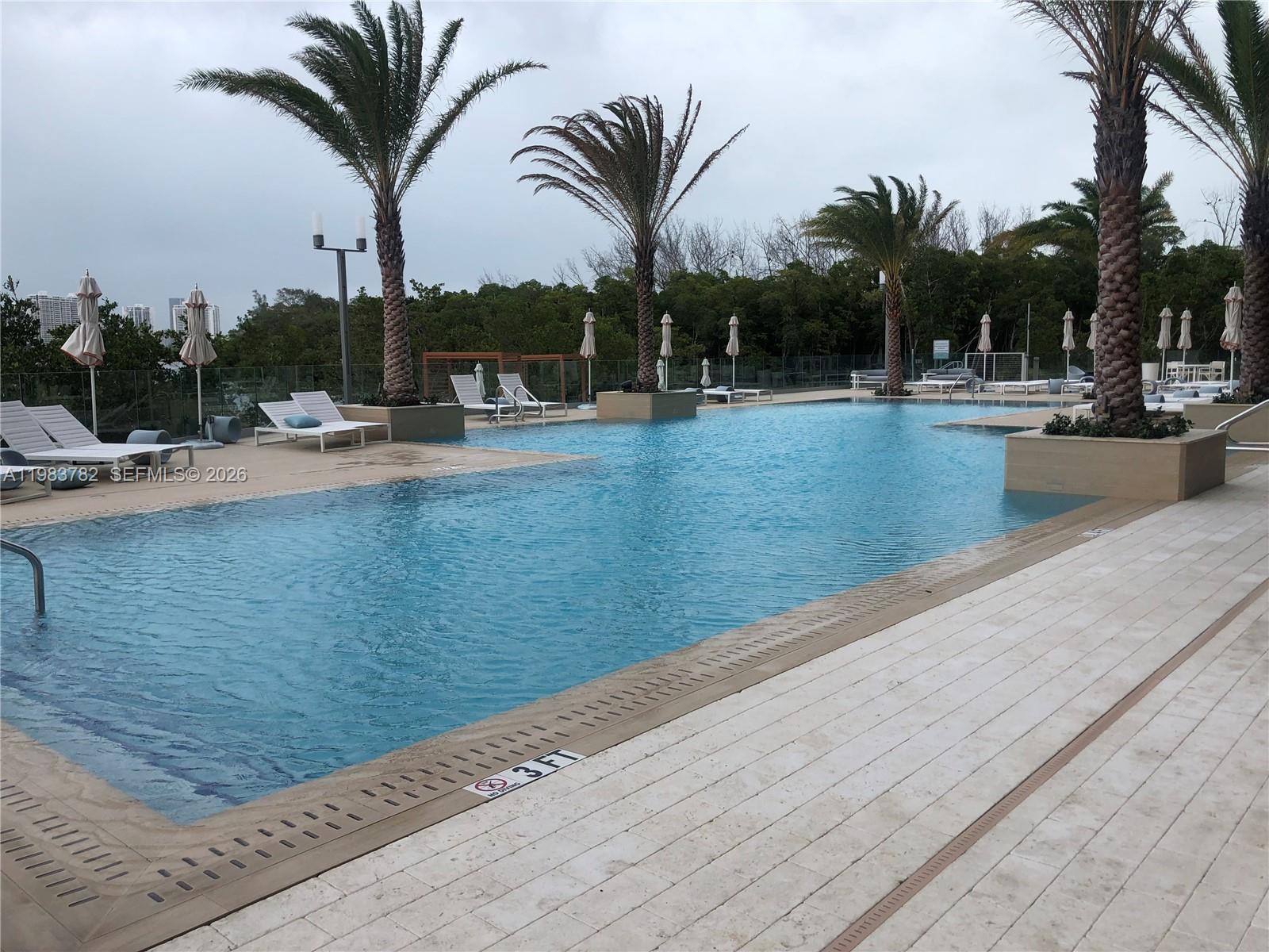 16385 BISCAYNE BLVD #303, Sunny Isles Beach FL 33160