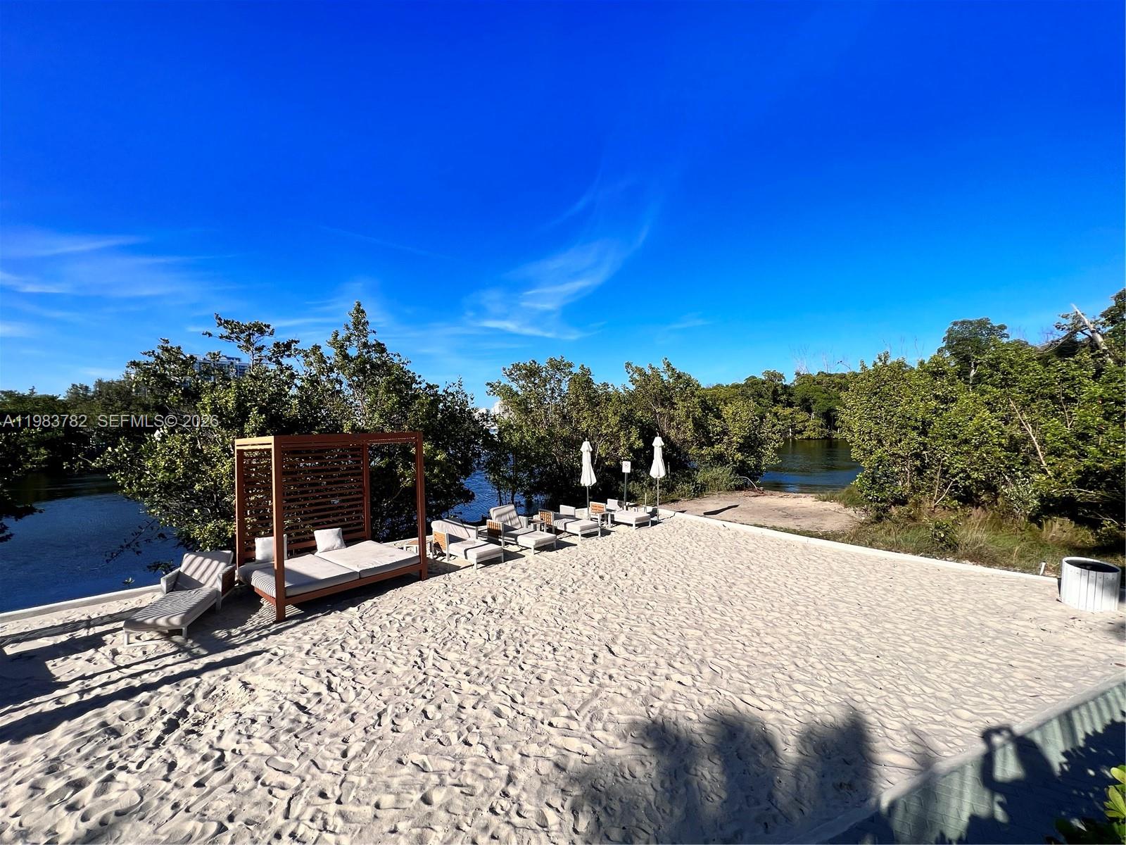 16385 BISCAYNE BLVD #303, Sunny Isles Beach FL 33160