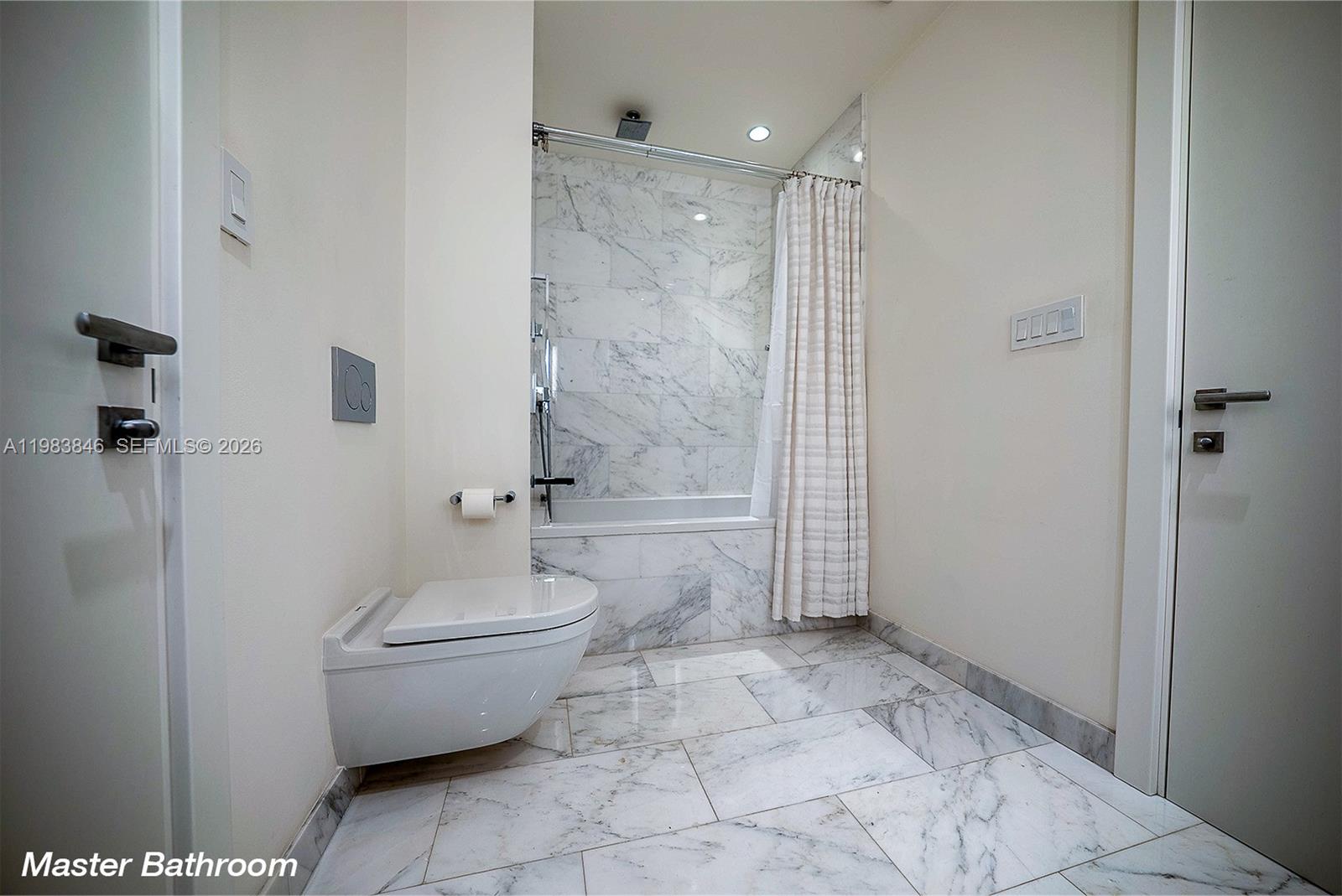 1451 Brickell Ave #2706, Miami FL 33131