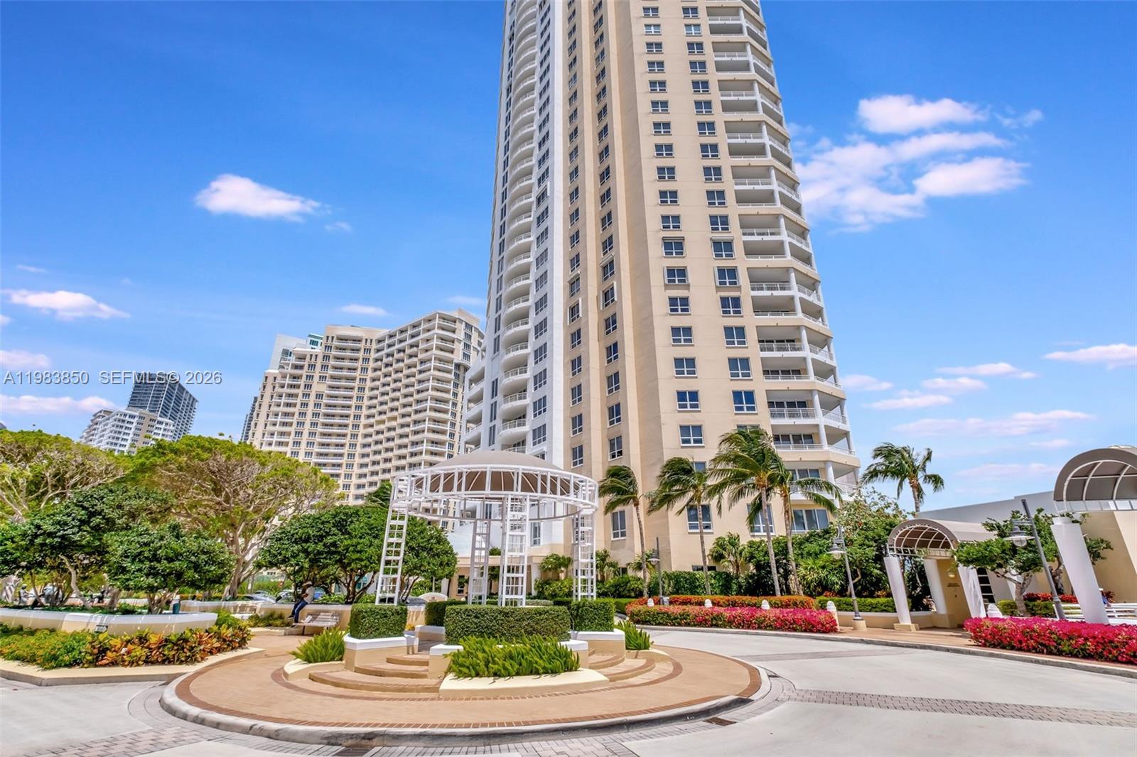 848 Brickell Key Dr #2602, Miami FL 33131