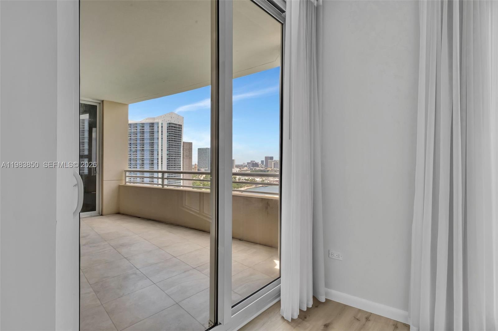 848 Brickell Key Dr #2602, Miami FL 33131