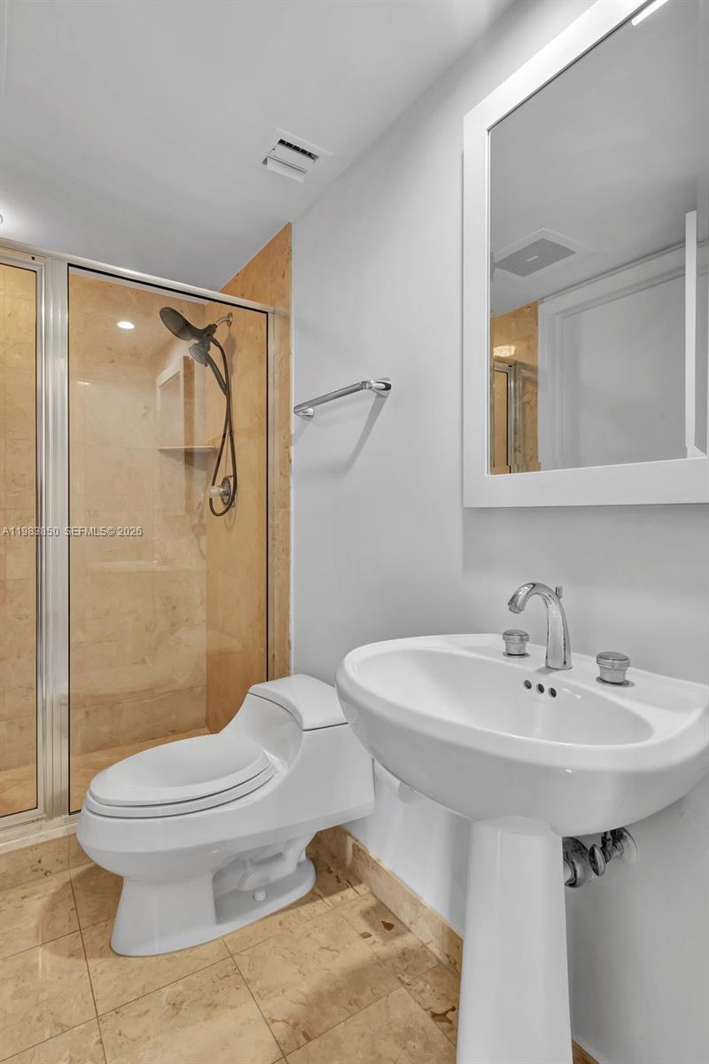 848 Brickell Key Dr #2602, Miami FL 33131