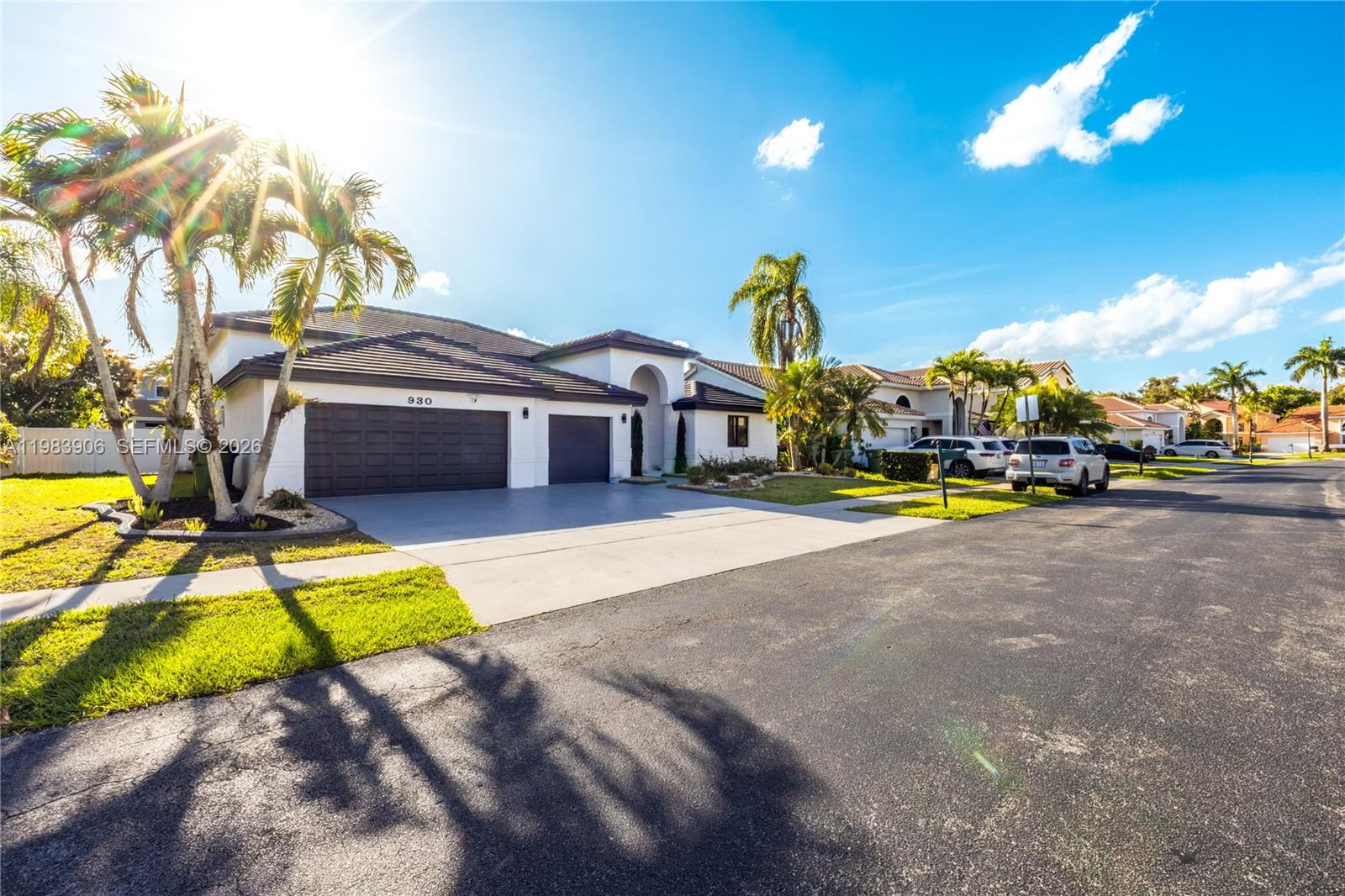 930 NW 197th Ave, Pembroke Pines FL 33029