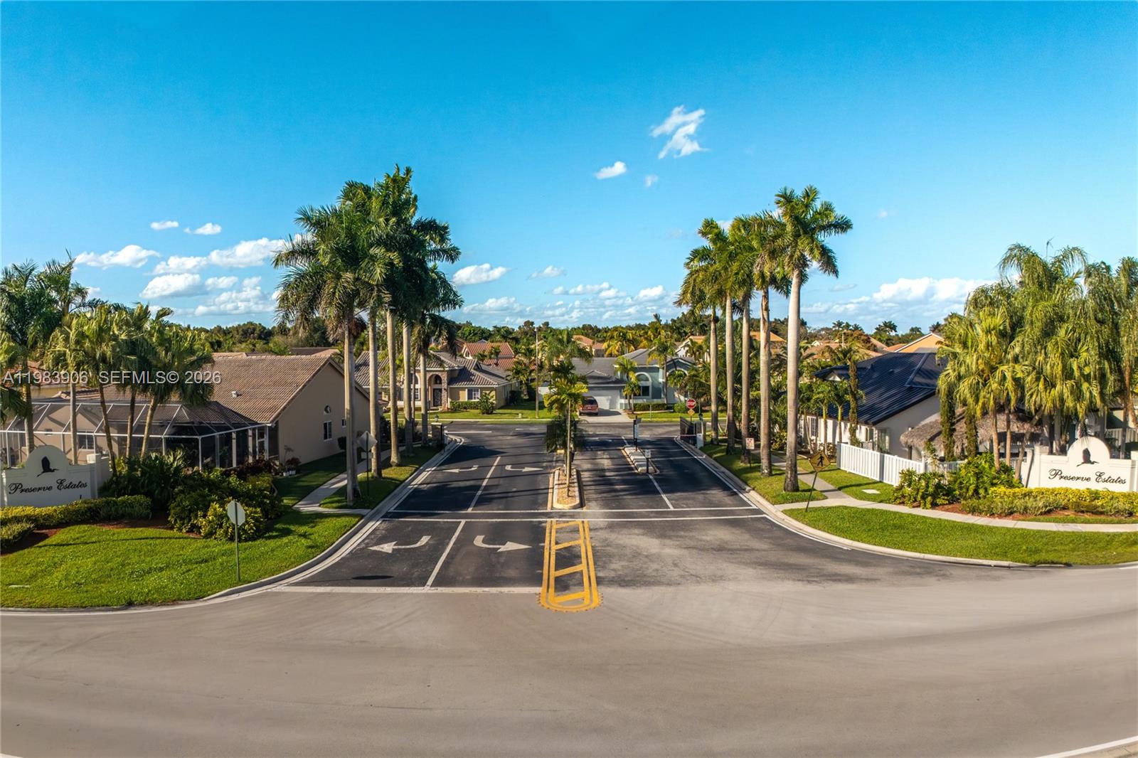 930 NW 197th Ave, Pembroke Pines FL 33029