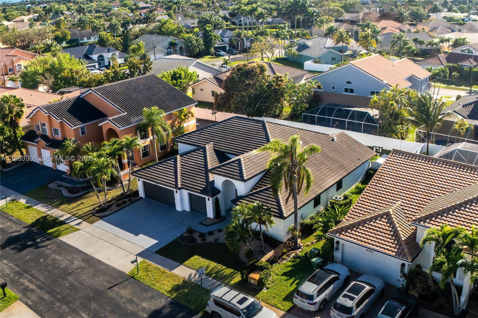 930 NW 197th Ave, Pembroke Pines FL 33029