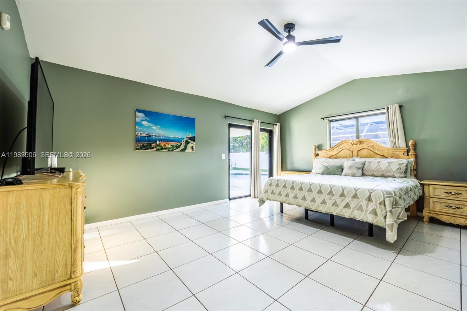 930 NW 197th Ave, Pembroke Pines FL 33029