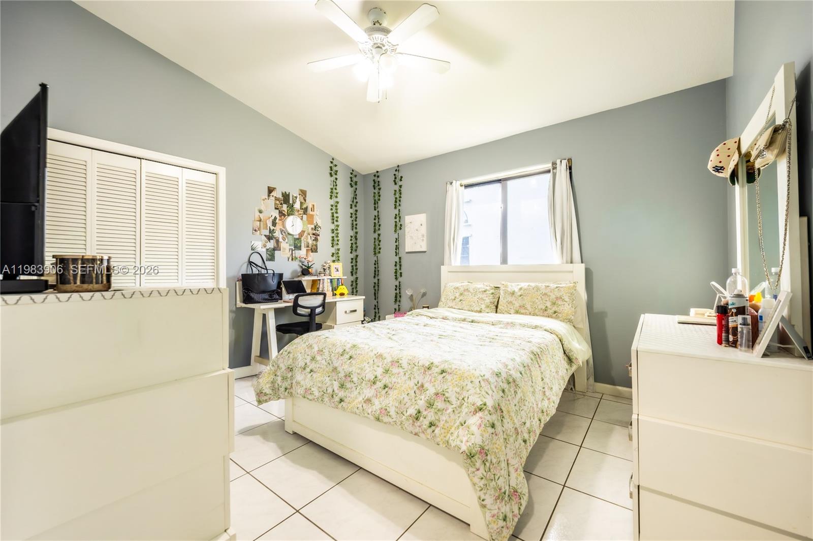 930 NW 197th Ave, Pembroke Pines FL 33029