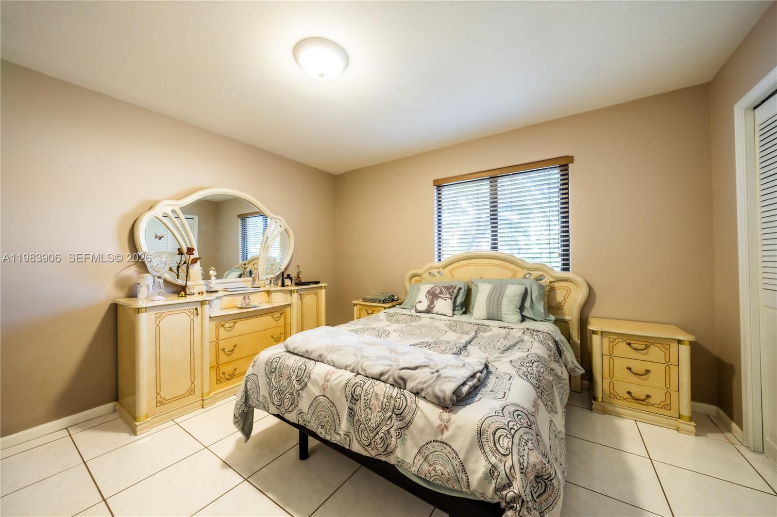 930 NW 197th Ave, Pembroke Pines FL 33029