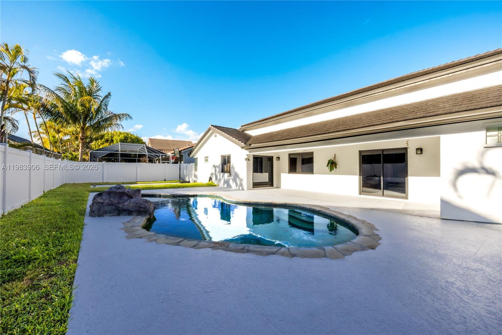 930 NW 197th Ave, Pembroke Pines FL 33029