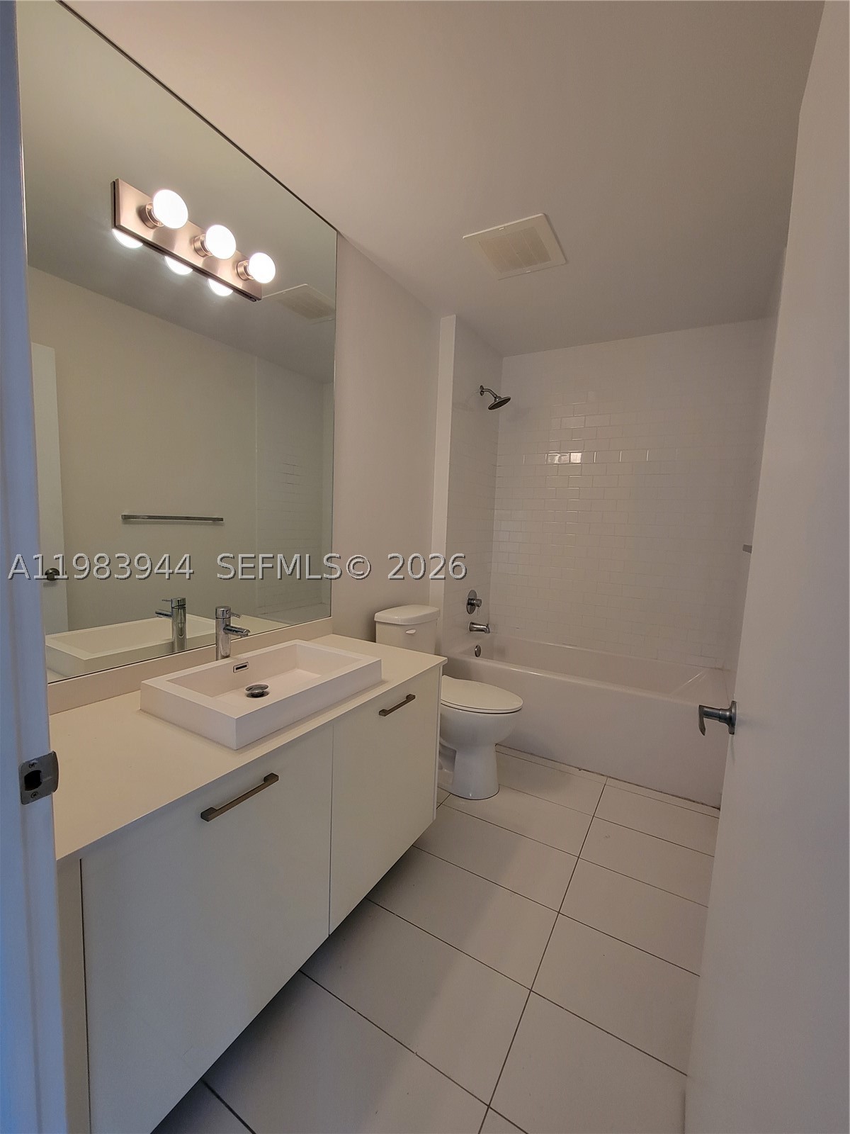 151 SE 1st St #1507, Miami FL 33131