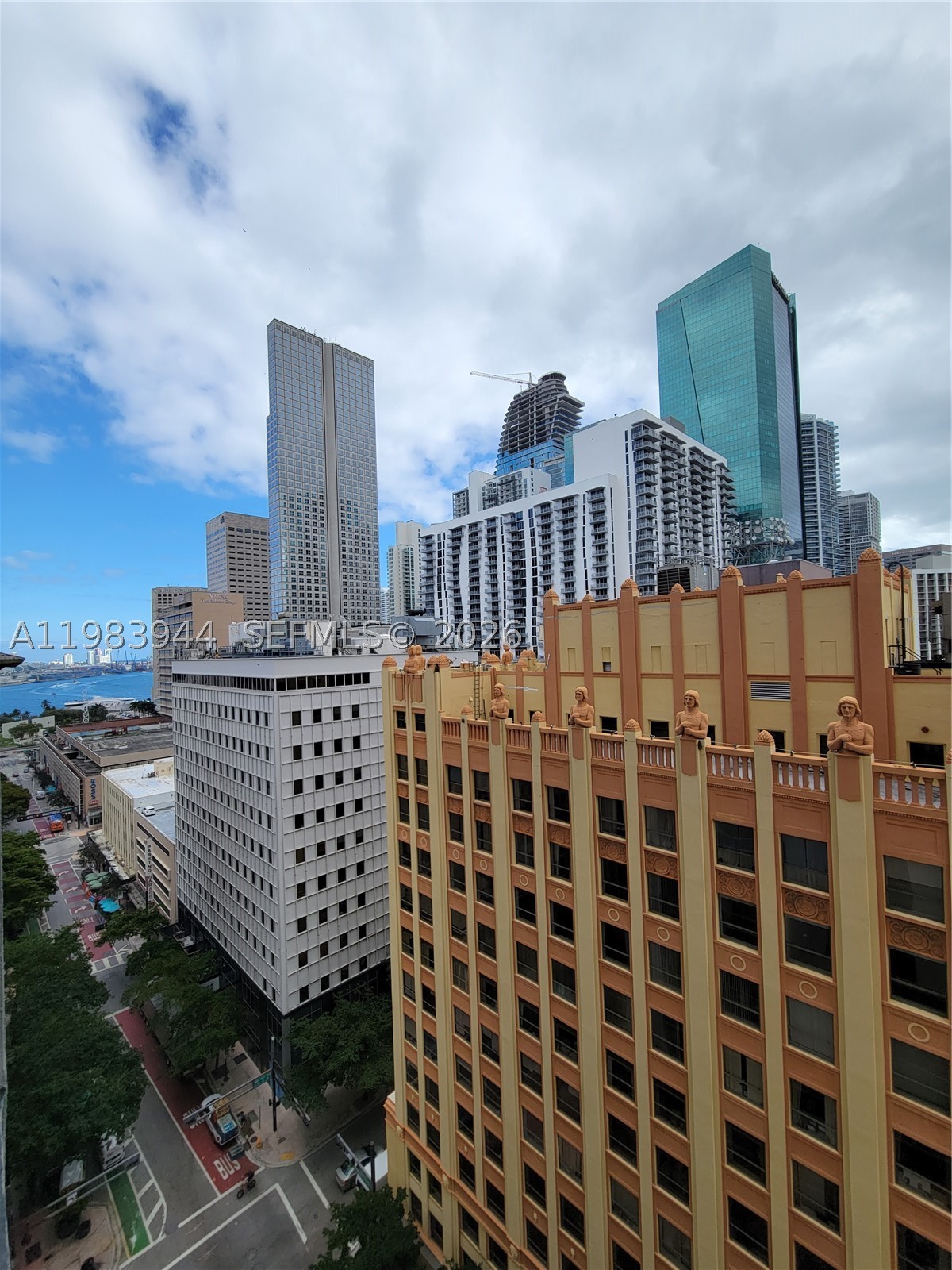 151 SE 1st St #1507, Miami FL 33131