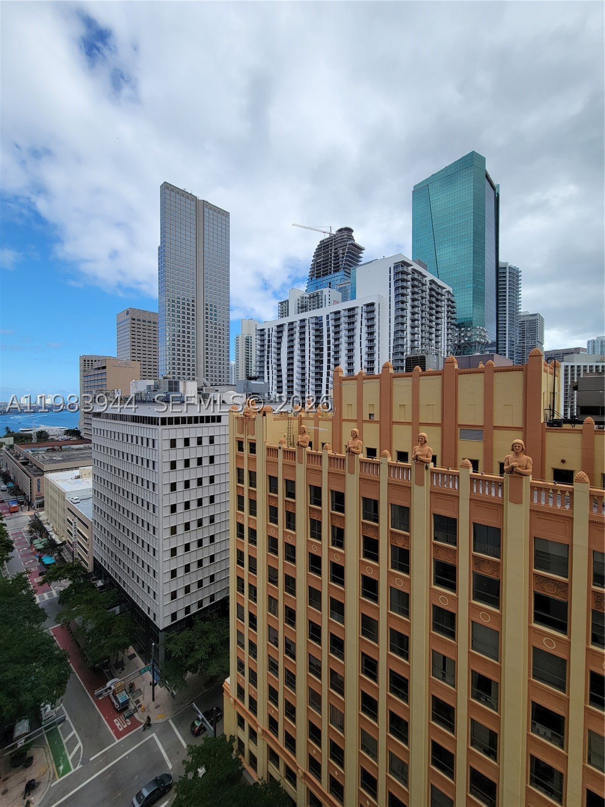 151 SE 1st St #1507, Miami FL 33131