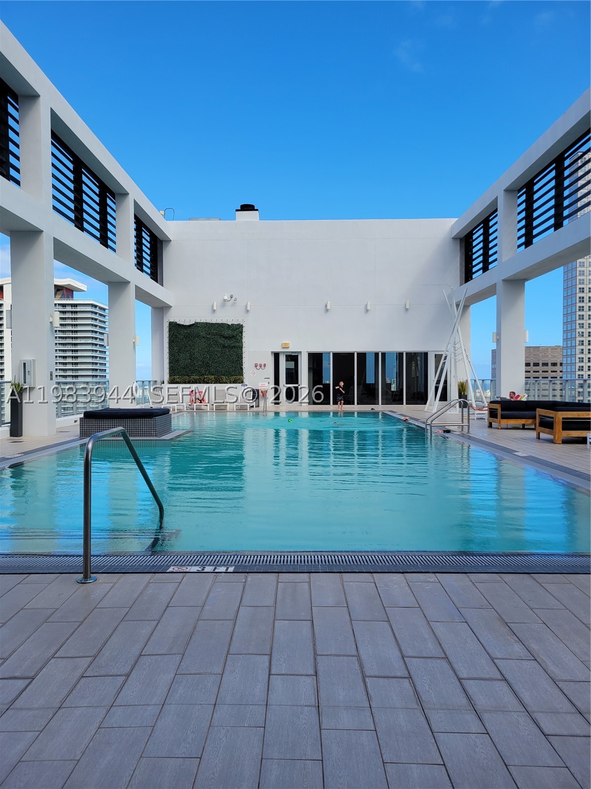 151 SE 1st St #1507, Miami FL 33131