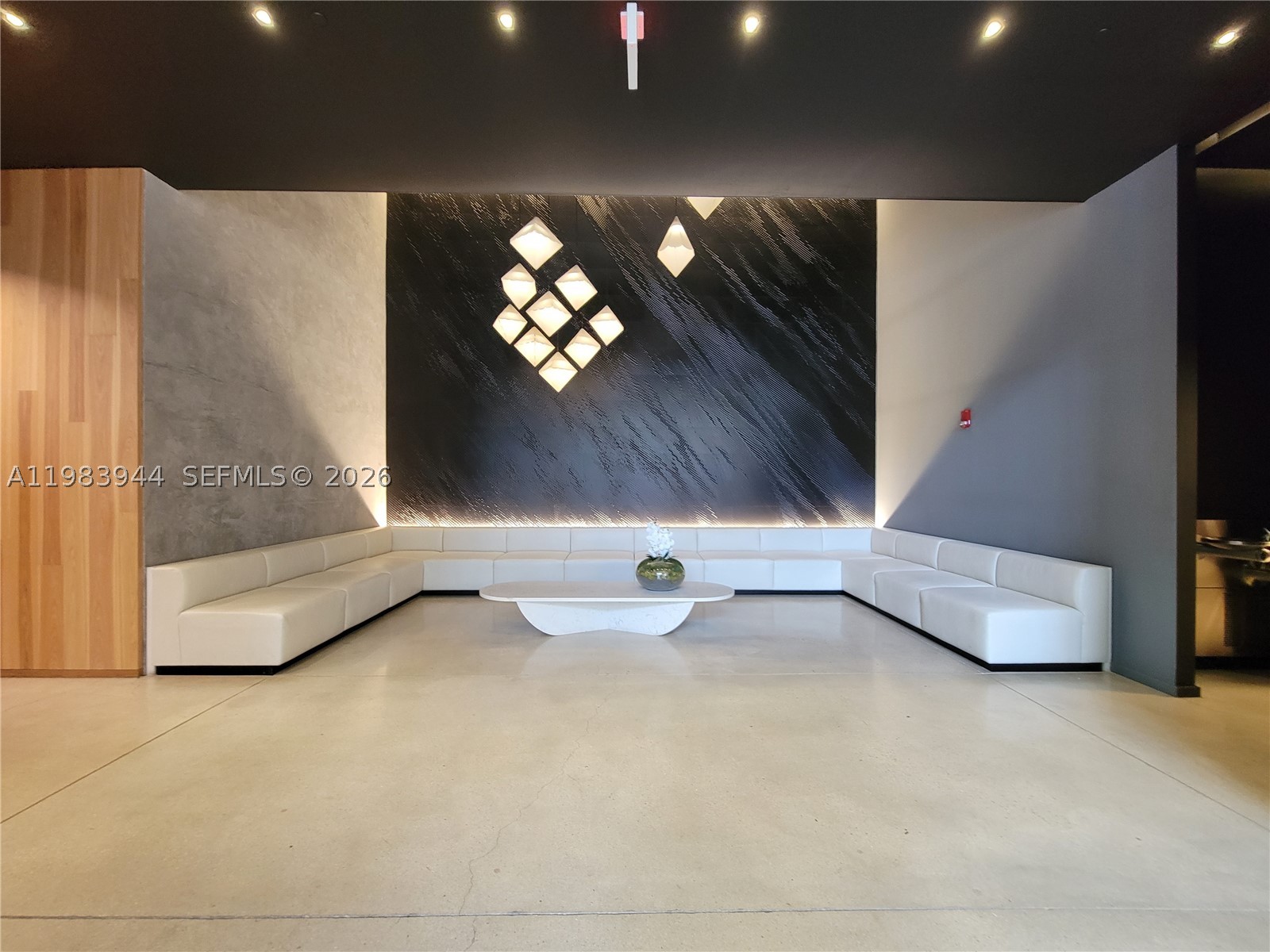 151 SE 1st St #1507, Miami FL 33131