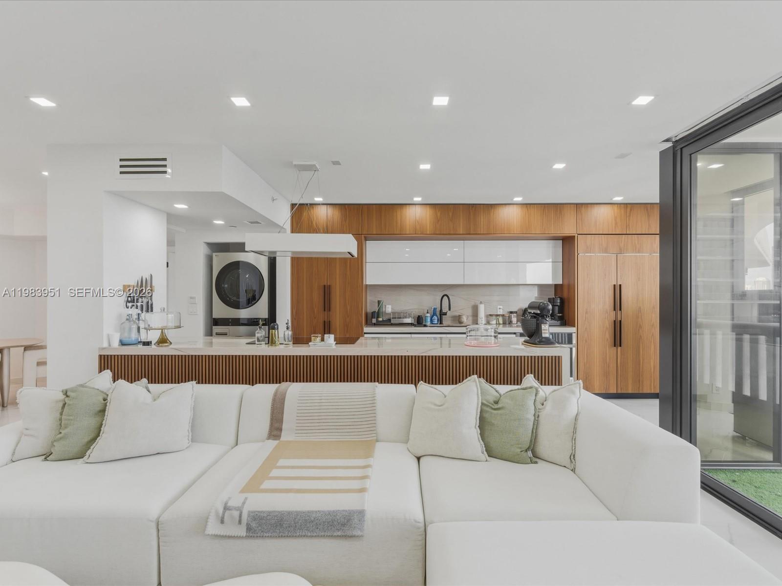 3000 Island Blvd #1501, Aventura FL 33160