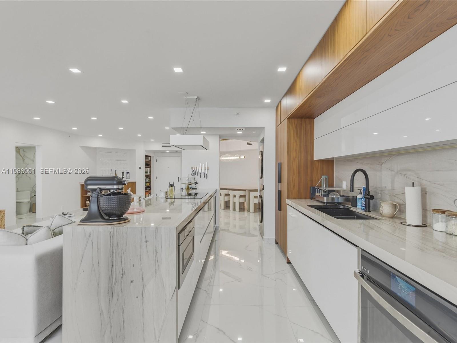 3000 Island Blvd #1501, Aventura FL 33160