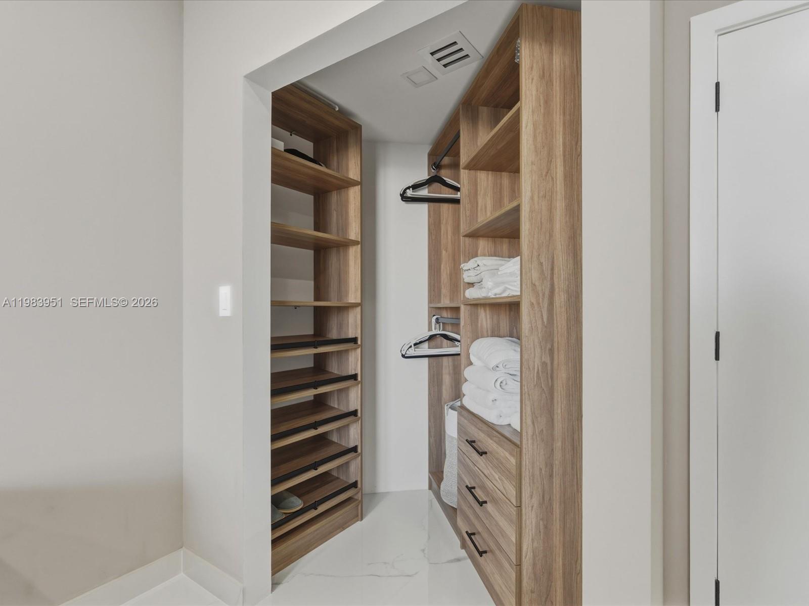 3000 Island Blvd #1501, Aventura FL 33160