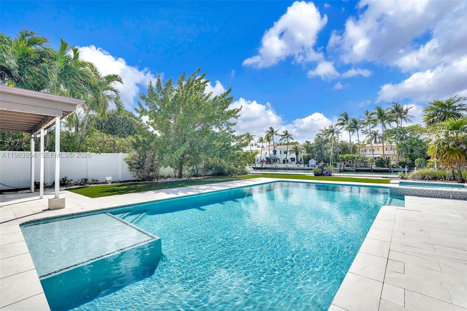 4560 Prairie Ave, Miami Beach FL 33140
