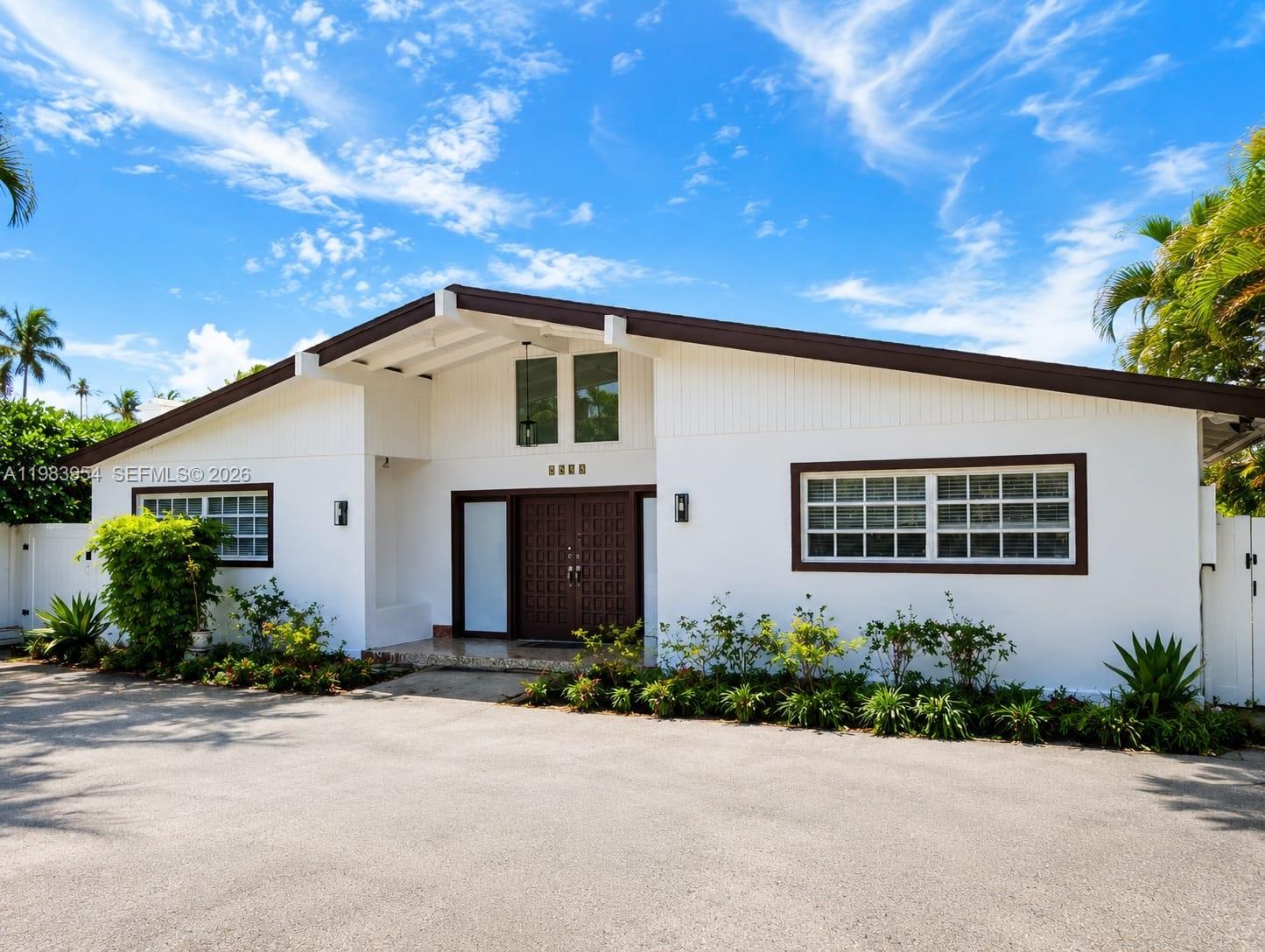 4560 Prairie Ave, Miami Beach FL 33140