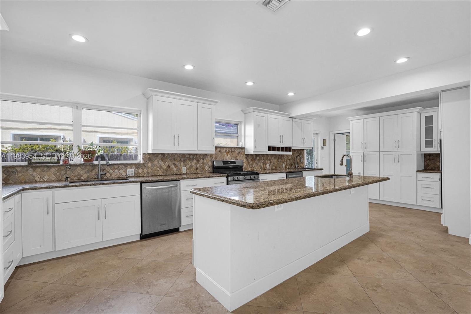 4560 Prairie Ave, Miami Beach FL 33140