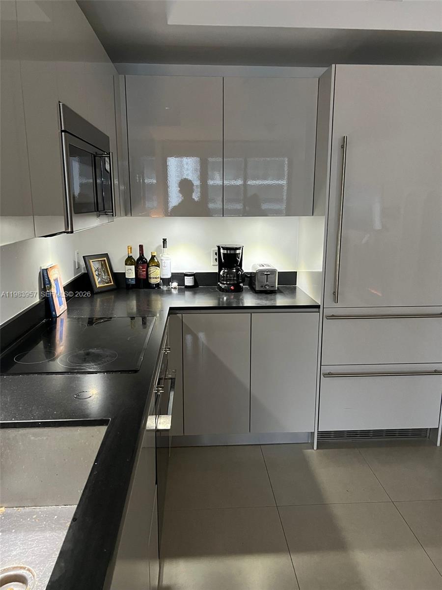 1010 Brickell Ave #2010, Miami FL 33131
