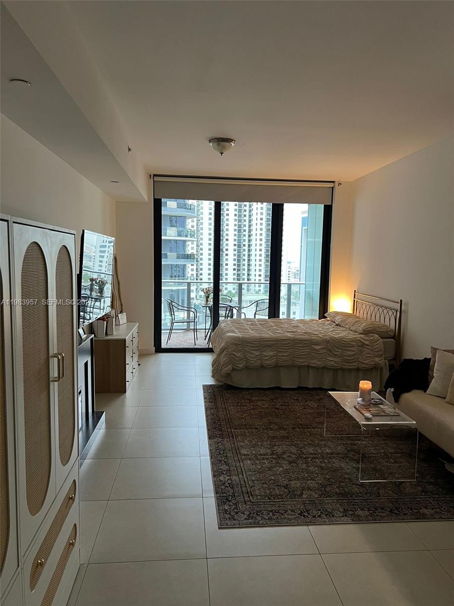 1010 Brickell Ave #2010, Miami FL 33131