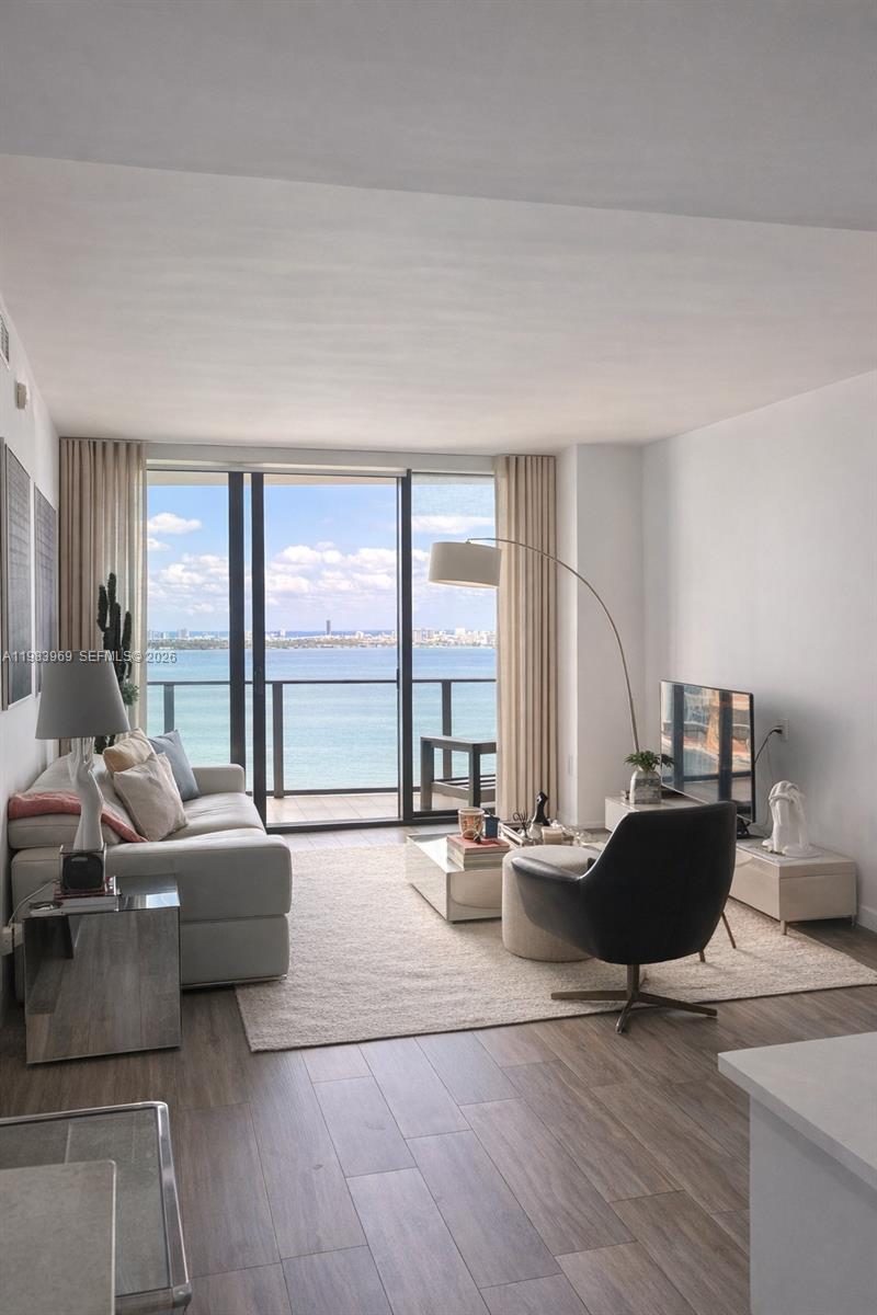 460 NE 28th St #2807, Miami FL 33137