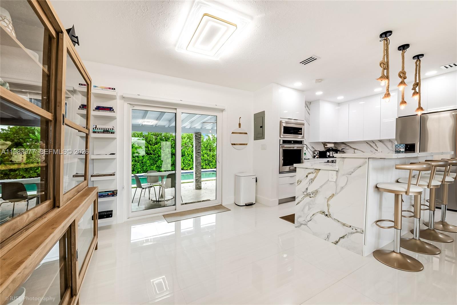 7235 SW 39th St, Miami FL 33155