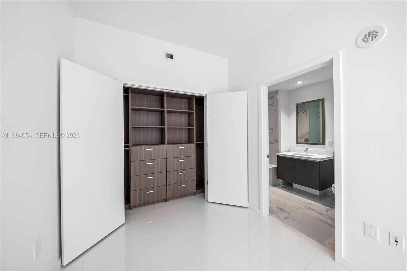851 NE 1st Ave #4010, Miami FL 33132