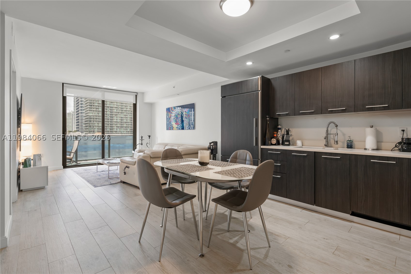 45 SW 9th St #1405, Miami FL 33130