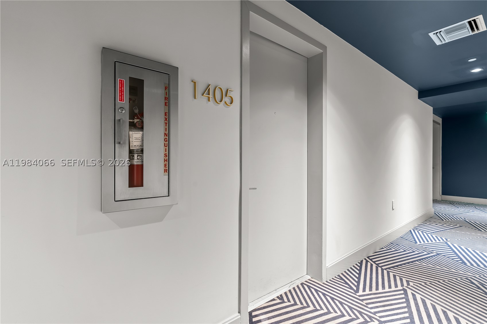45 SW 9th St #1405, Miami FL 33130