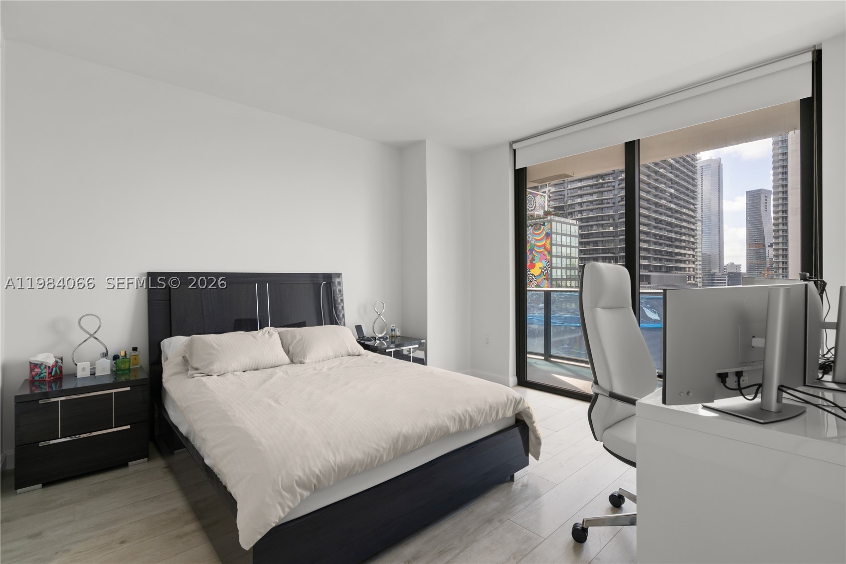 45 SW 9th St #1405, Miami FL 33130