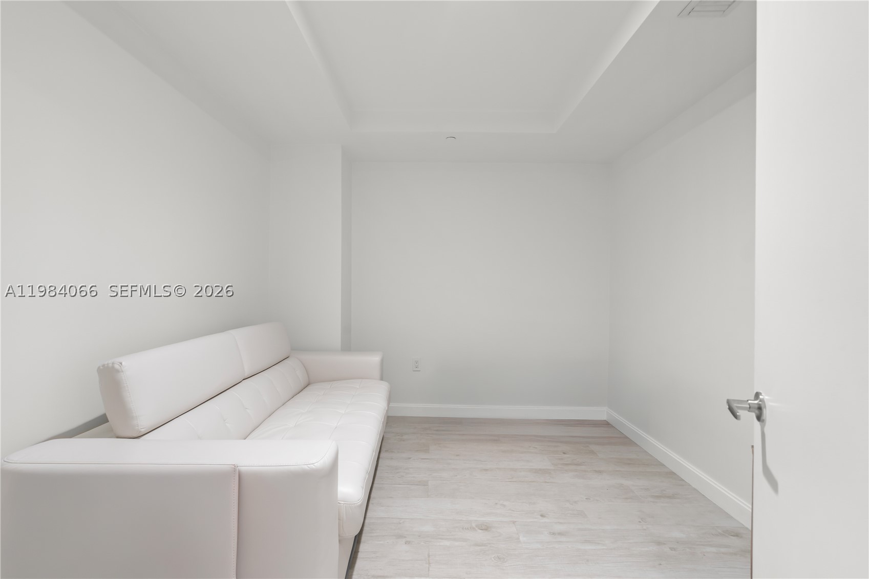 45 SW 9th St #1405, Miami FL 33130