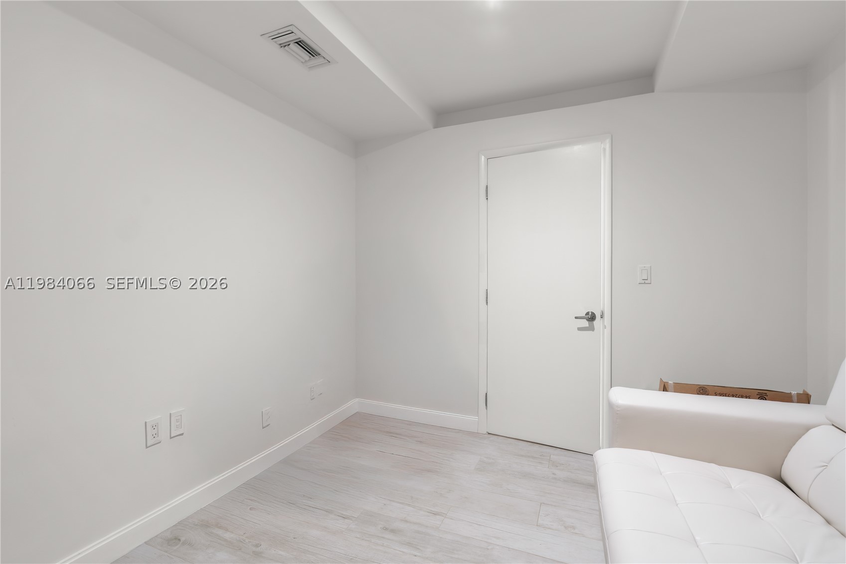 45 SW 9th St #1405, Miami FL 33130