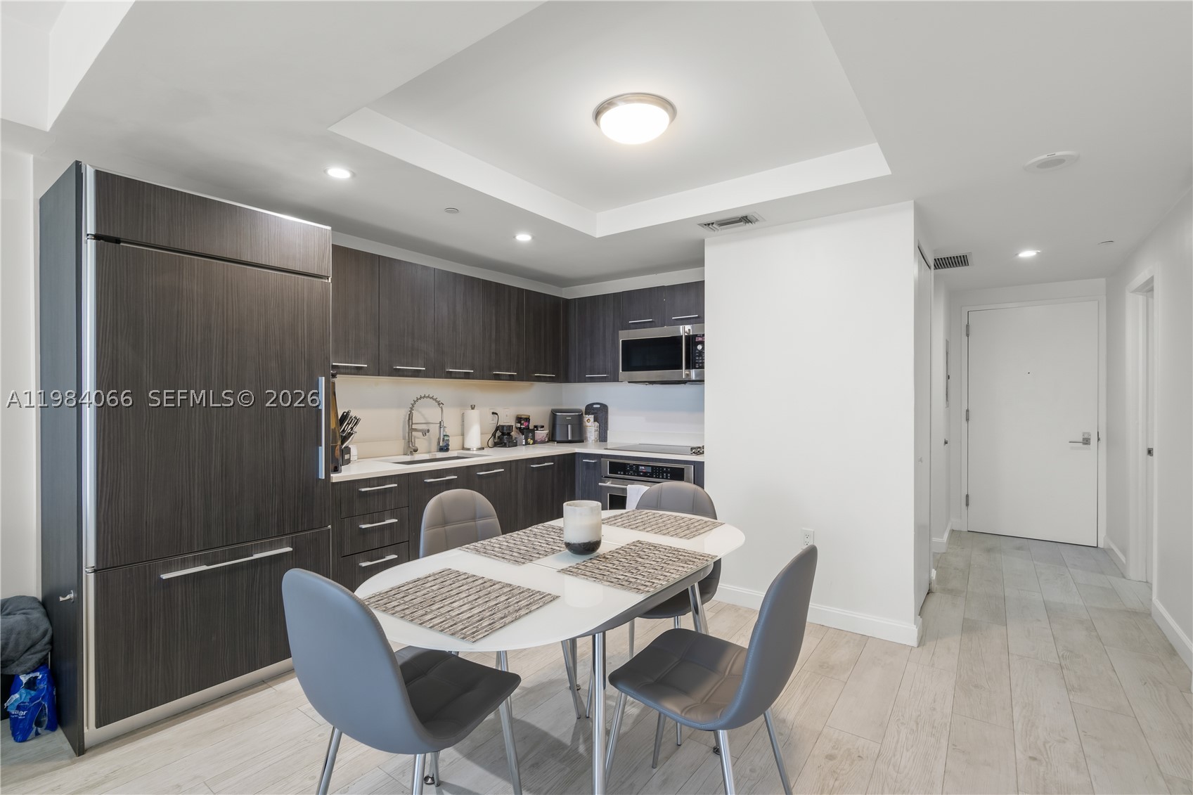 45 SW 9th St #1405, Miami FL 33130