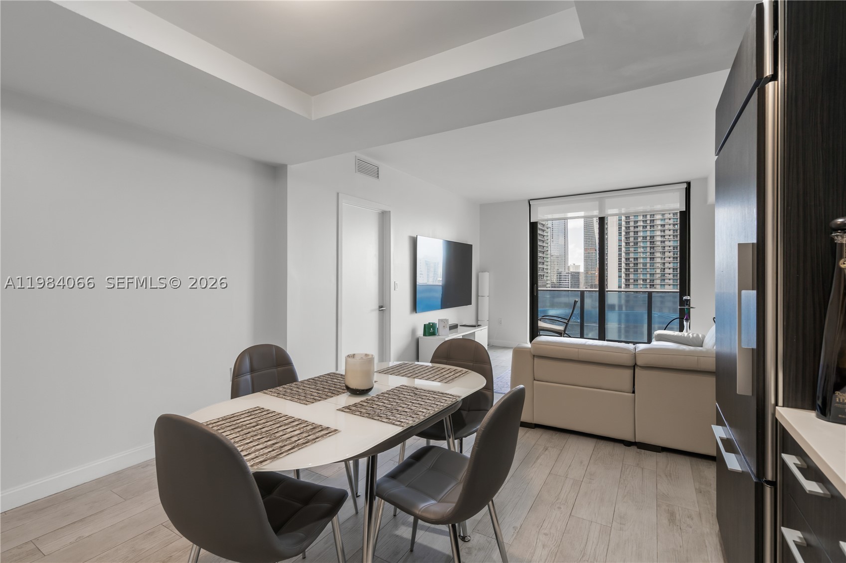 45 SW 9th St #1405, Miami FL 33130