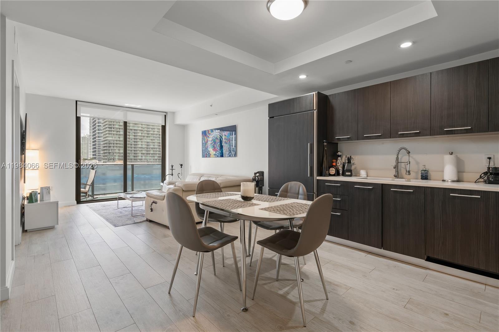 45 SW 9th St #1405, Miami FL 33130