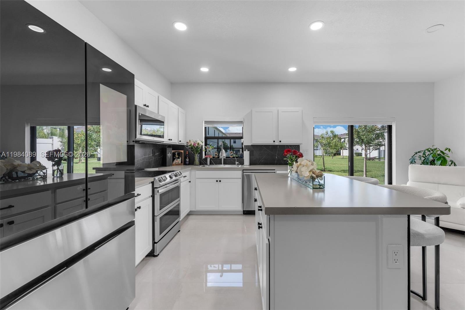 617 SW 11th St, Florida City FL 33034