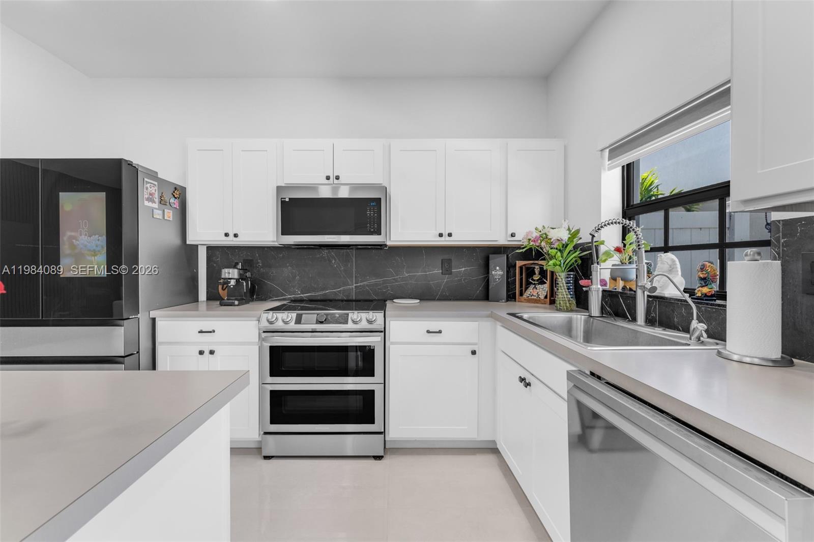 617 SW 11th St, Florida City FL 33034