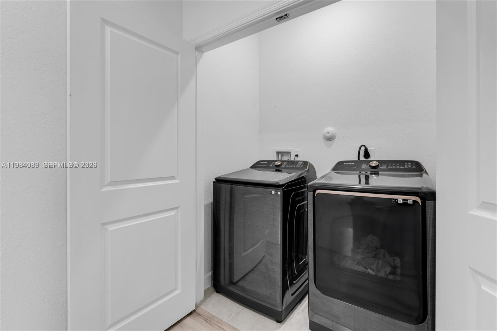 617 SW 11th St, Florida City FL 33034